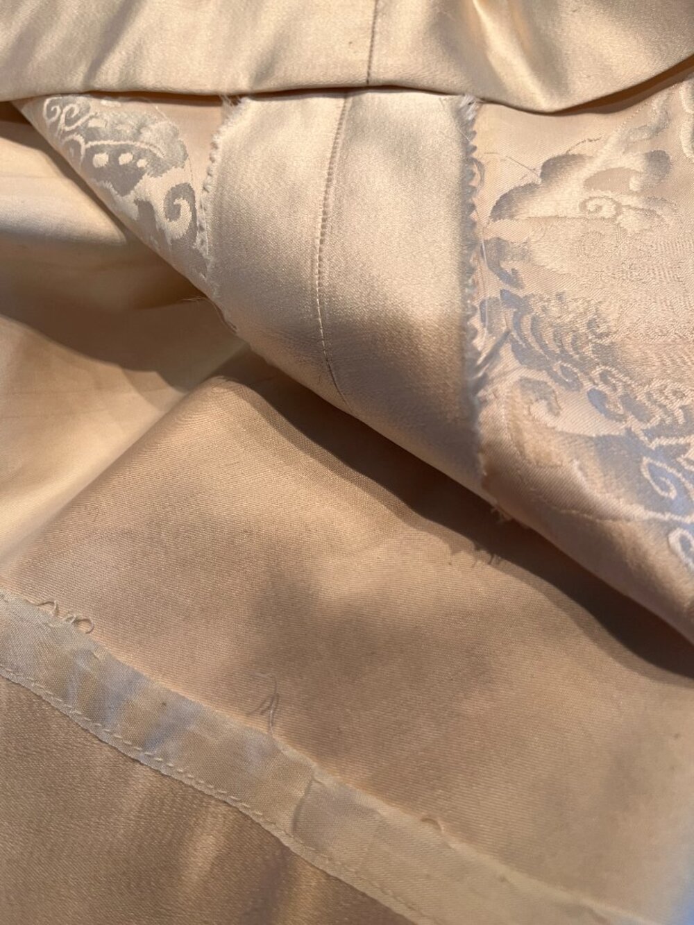 VINTAGE 50'S JOHN DOYLE BISHOP SEATTLE ASIAN INSPIRED SATIN DRESS IVORY & GOLD - Picture 11 of 15